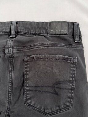 AMERICAN EAGLE Women's Jeans Black size 6 Stretch Perfectly Faded